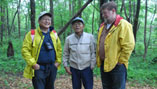 图片：RICOH总裁兼首席执行官Shiro Kondo和C.W. Nicol Afan Woodland Trust（右）的C.W. Nicol在Afan Forest