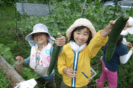 市村自然塾の子どもた