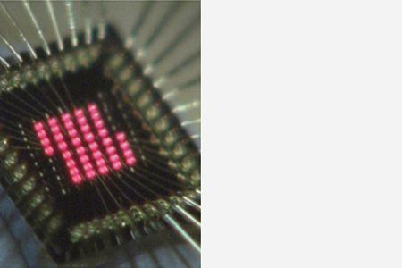 1mm2以下の面積に40の光源を配置したリコ，の40チャンネルVCSEL