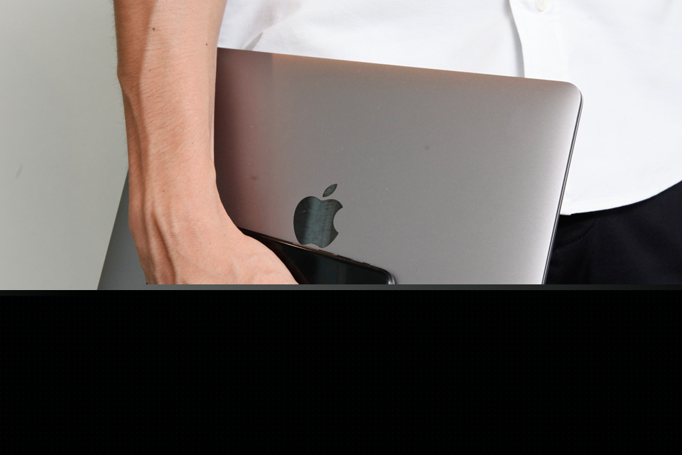 MacBookとiPhone